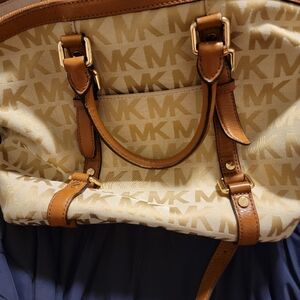Michael kors purse